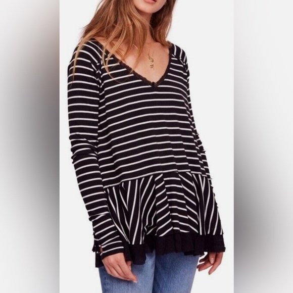 We The Free Black and White Asymmetrical Ruffled Blouse - Picture 1 of 11